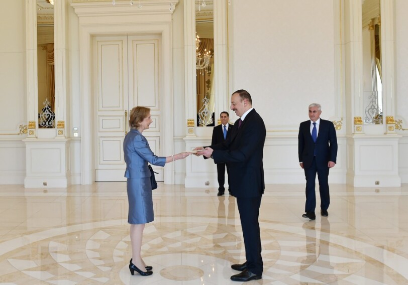 Президент Азербайджана принял верительные грамоты нового британского посла