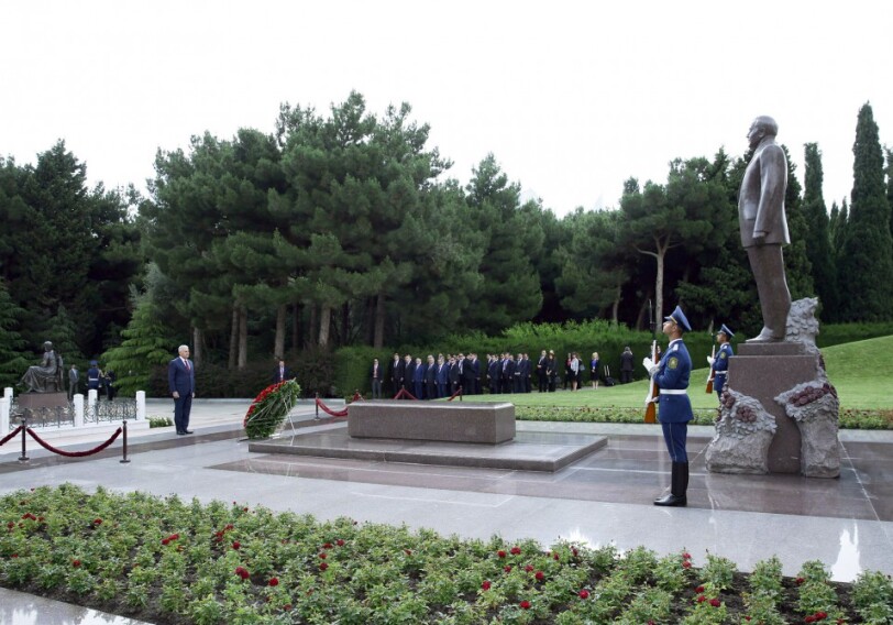 Премьер-министр Турции посетил могилу Гейдара Алиева  - Визит завершен