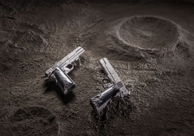 Американская компания создала пистолеты из метеорита (Фото)