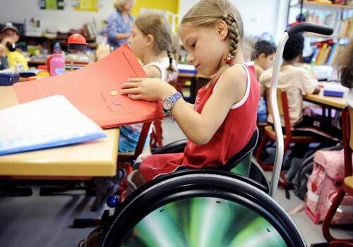 С нового учебного года дети-инвалиды смогут обучаться в 4 школах Баку 