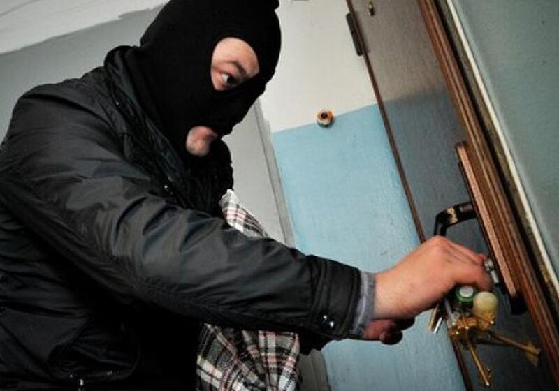В Баку грабители вынесли из квартиры золото на 80 тыс. манатов