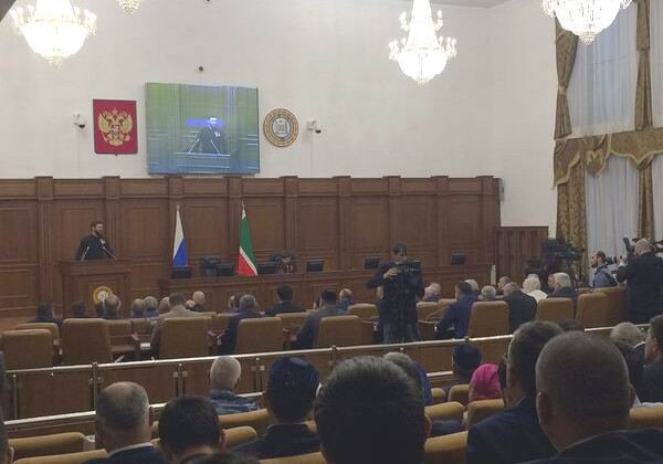 Парламент Чечни объявил о самороспуске