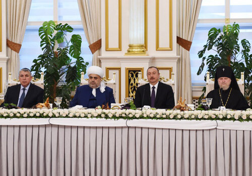 Президент Ильхам Алиев принял участие в церемонии ифтара (Фото-Обновлено)