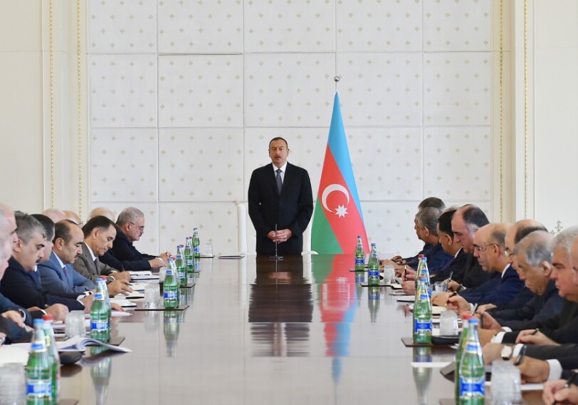 Под председательством Ильхама Алиева состоялось заседание Кабмина (Фото-Обновлено)