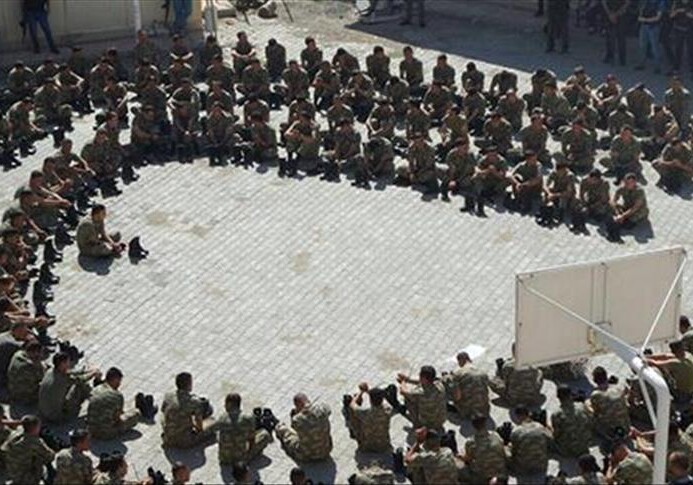 Попытка военного переворота в Турции: задержаны 1563 военнослужащих 