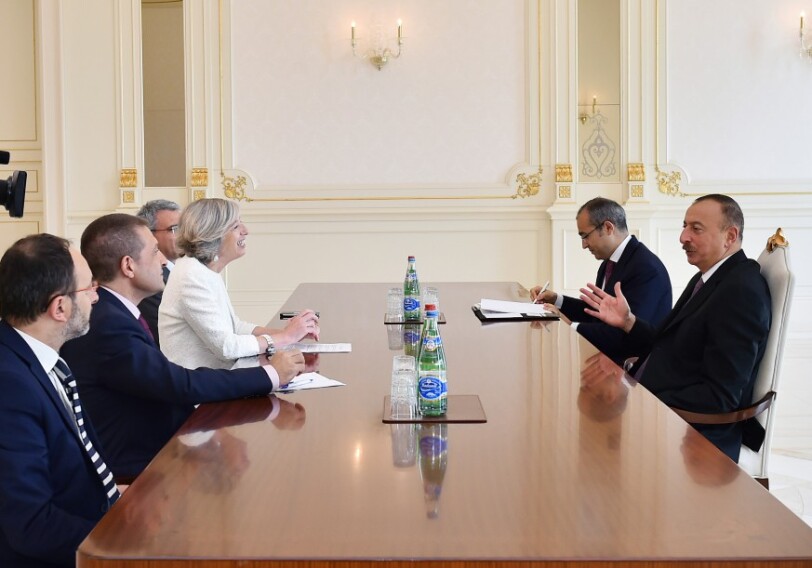 Президент Азербайджана принял министра образования Италии