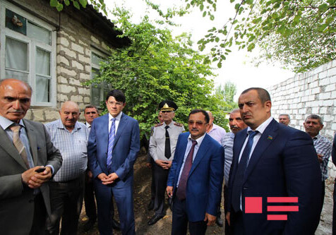 Азербайджанские депутаты в прифронтовой зоне (Фото)