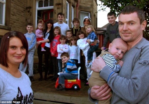 Самая большая семья Великобритании пополнилась 19-м ребенком