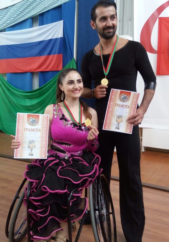Азербайджанские спортсмены завоевали золото в конкурсе по танцам в инвалидной коляске (Фото)