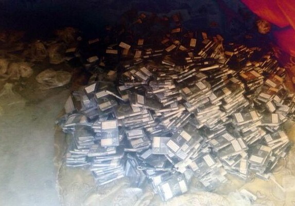 Азербайджанские таможенники конфисковали крупную партию контрабандных  сигарет