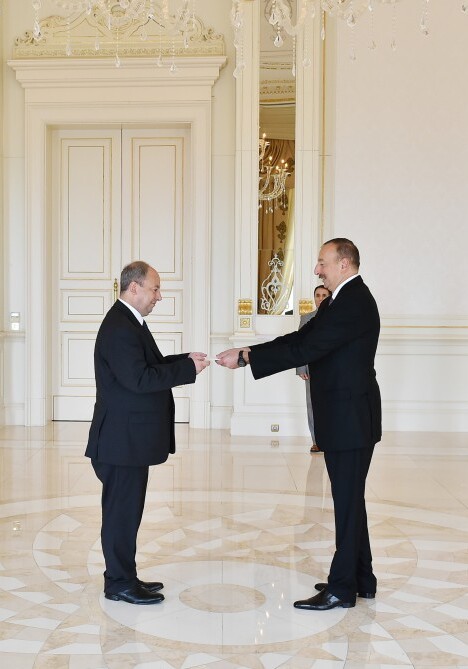Ильхам Алиев принял верительные грамоты новоназначенного посла Бельгии в Азербайджане (Фото-Обновлено)