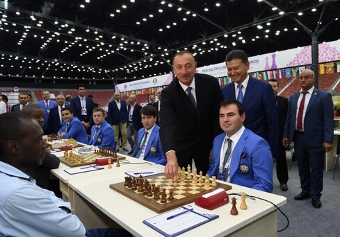 Президент Азербайджана сделал первый ход на Всемирной шахматной олимпиаде (Фото-Обновлено)