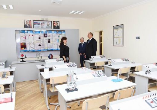 Президент Ильхам Алиев посетил школу №265 Хатаинского района после капремонта (Фото)