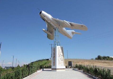 В Газахе установлен мемориальный комплекс в честь первого азербайджанского летчика (Фото)