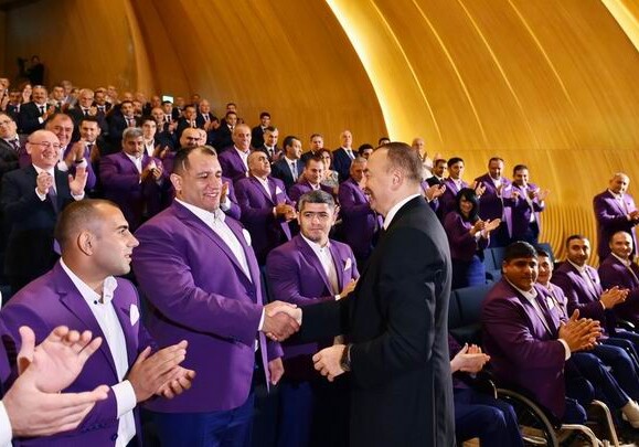 Ильхам Закиев награжден Почетным дипломом Президента Азербайджана