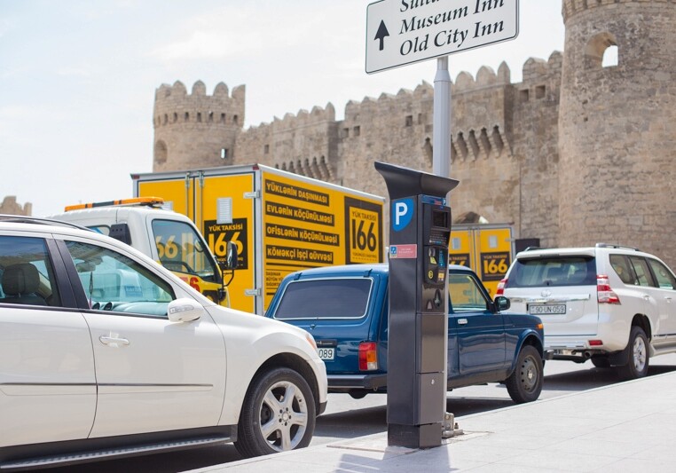 В Баку будут перенесены парковочные автоматы