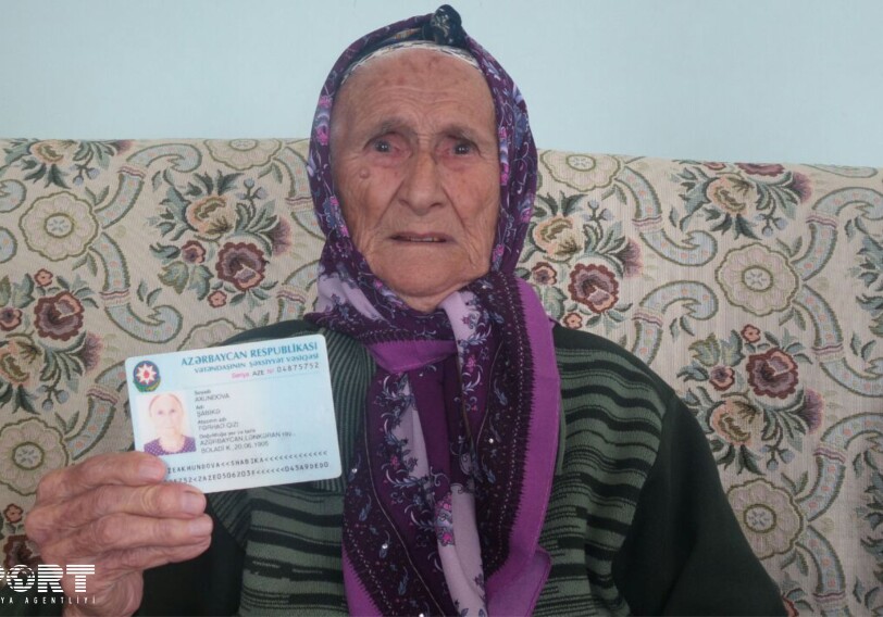 111-летняя жительница Лянкярана приняла участие в выборах (Фото) 
