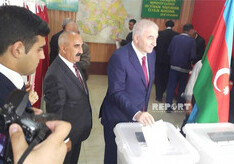 Мазахир Панахов проголосовал на референдуме (Фото)