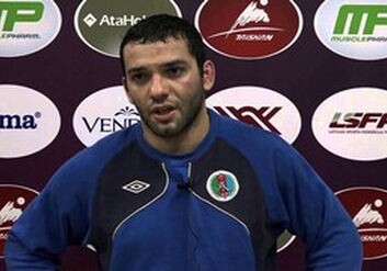 Азербайджанский борец награжден золотой медалью на турнире в России (Фото)