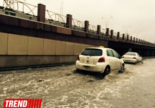 МЧС устраняет последствия дождя в столице, спасено 35 человек (Обновлено)