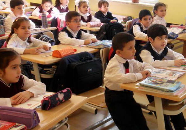 В Баку продлили сроки приема учащихся в первый класс
