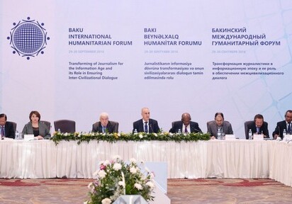 На Бакинском гуманитарном форуме обсуждается роль медиа в межцивилизационном диалоге (Фото)