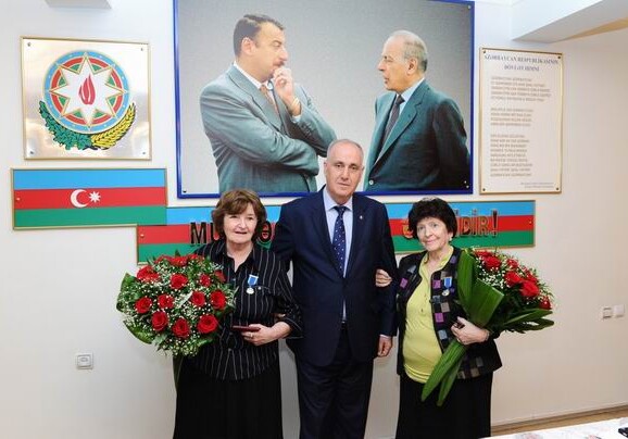 Орден «Шохрат» вручен известным журналистам Эльмире Алиевой и Галине Микеладзе (Фото)