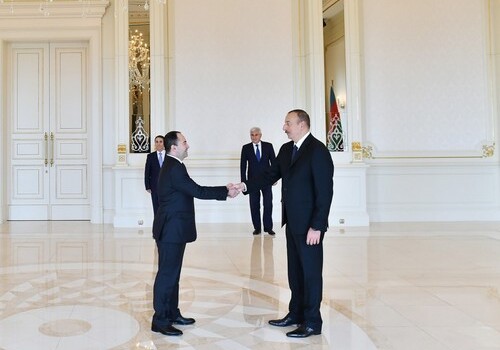 Президент Азербайджана принял послов Румынии, Катара и Ирана (Фото)