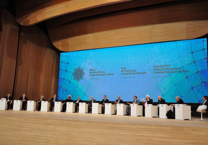 В Баку лауреаты Нобелевской премии обсудили главные мировые проблемы