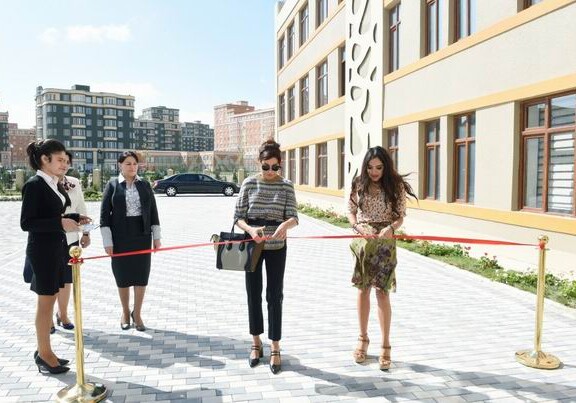 В Масазыре открылась средняя школа №4, построенная при поддержке Фонда Гейдара Алиева (Фото)