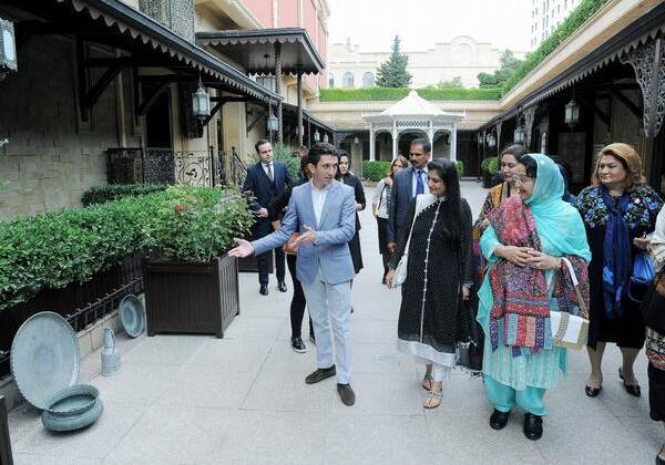 Супруга премьер-министра Пакистана посетила галерею «Sehrli ilmələr» (Фото)