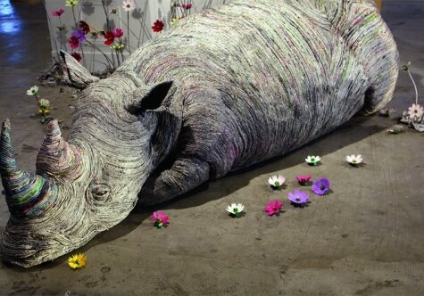 Японская художница делает скульптуры животных из газет (Фото)