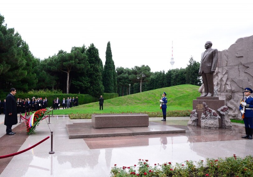 Президент Венесуэлы почтил память Гейдара Алиева и шехидов (Фото)