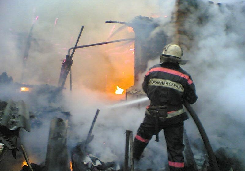 В Сумгайыте в двух кафе произошел пожар, 3 человека отравились дымом, 12 – эвакуированы