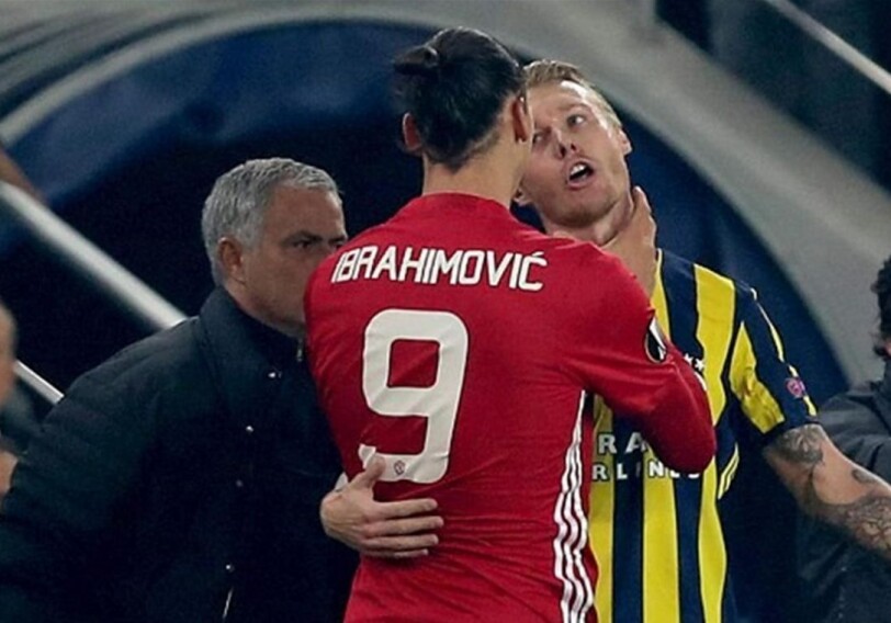 Ибрагимович схватил соперника за горло в матче Лиги Европы (Видео)