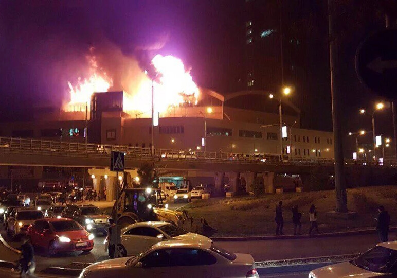 При пожаре в бизнес-центре в Алматы погибло 6 человек