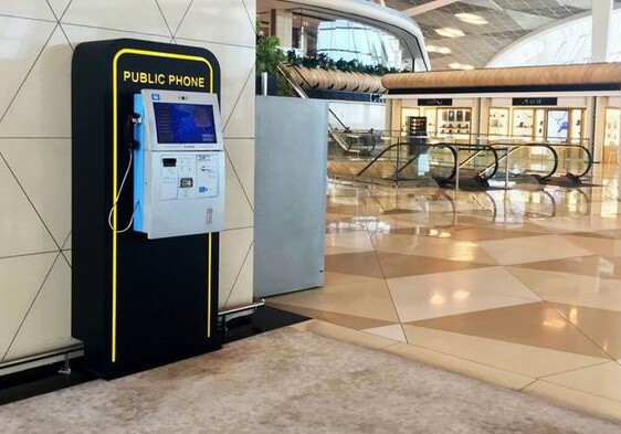 В Международном аэропорту Гейдар Алиев установили спецтаксофоны
