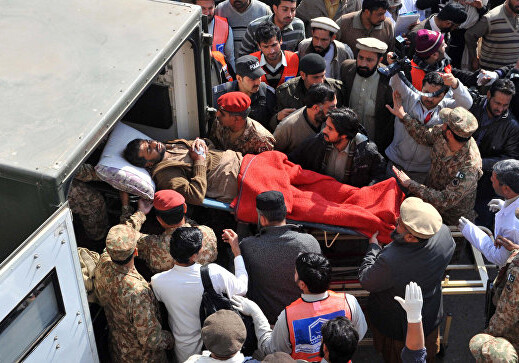 Боевики ИГ устроили взрыв в храме на юге Пакистана, погибло 52 человека