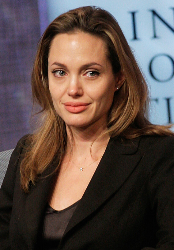 Анджелина Джоли впервые появилась на публике после расставания с Брэдом Питтом