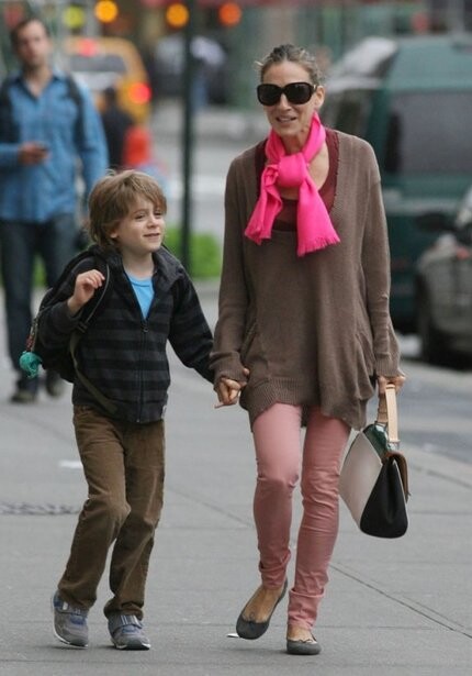 Сара Джессика Паркер одевает сына в сэконд-хэнде