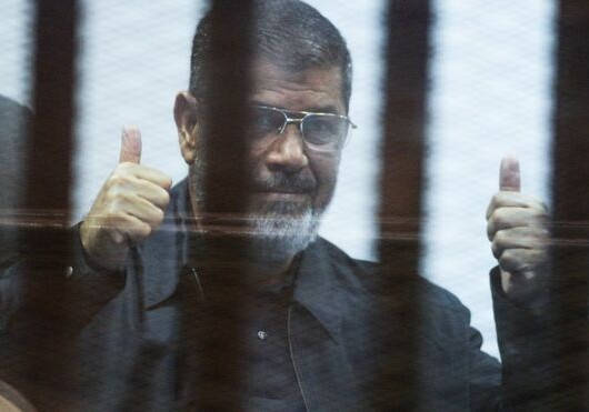 Экс-президенту Египта Мурси отменили пожизненное заключение