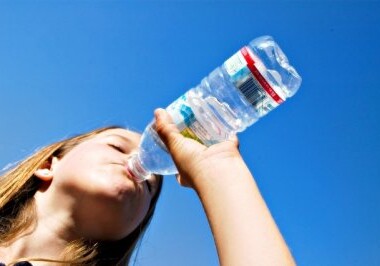 Ученые: Вода из пластиковых бутылок чрезвычайно вредна для здоровья