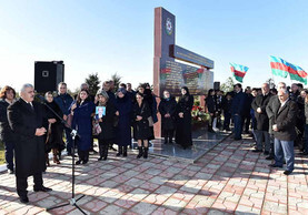 В Баку почтили память погибших нефтяников во время аварии на месторождении  «Гюнешли» (Видео)