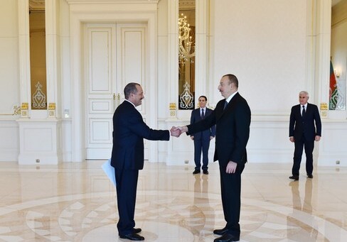 Президент Азербайджана принял верительные грамоты послов Кубы и Марокко (Фото)