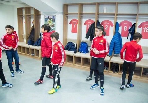 Пять юных игроков Летней футбольной школы «Манчестер Юнайтед» отправляются в Англию (Фото)
