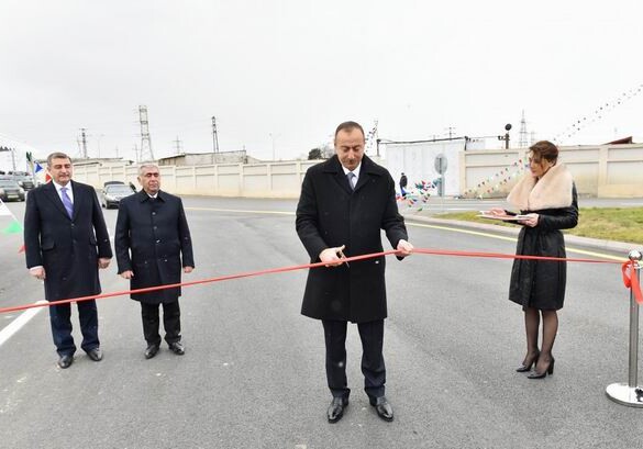 Ильхам Алиев ознакомился с проделанной работой по реконструкции части автодороги Зых-Амирджан-Ени Сураханы (Фото)