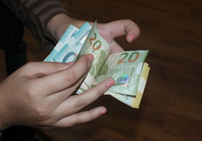 Средняя зарплата в Азербайджане превысила 493 маната