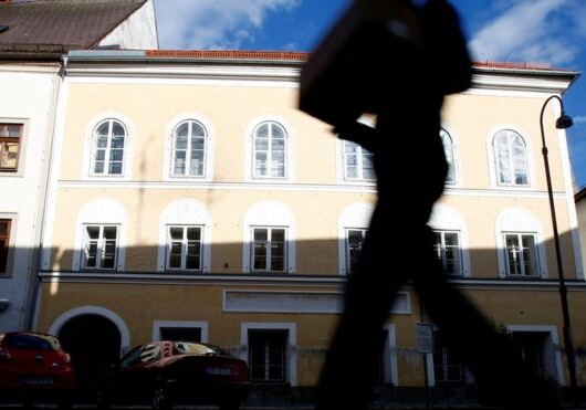 Парламент Австрии одобрил конфискацию дома, где родился Гитлер