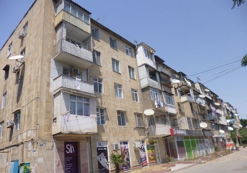 Вторичное жилье в Баку с начала года подешевело почти на 30%