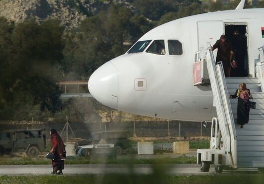 Захватчики ливийского самолета сдались властям Мальты